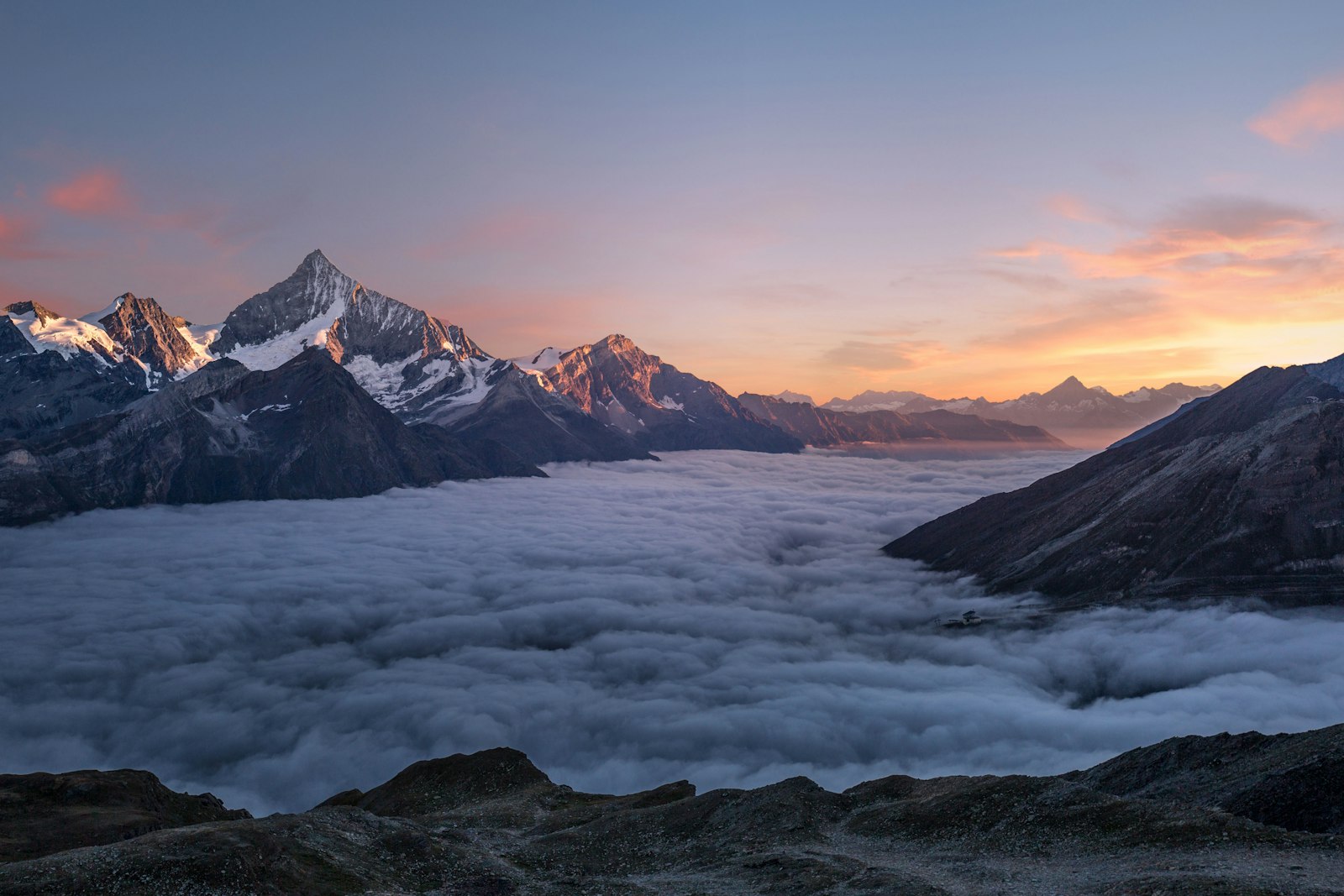 High mountain peaks above a valley, the kind of view Anakeesta sits in